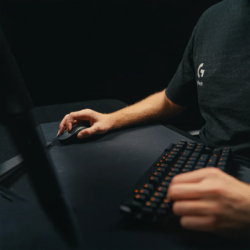 Logitech G PRO X Superlight 2 DEX LIGHTSPEED 44000 DPI Noir 5 boutons 60 g Souris gaming sans fil